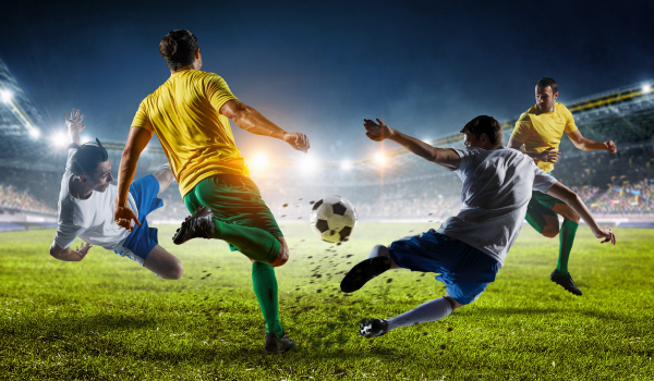 Các trận derby hoặc trận cầu áp lực cao thường có xu hướng nóng hơn về thẻ phạt.